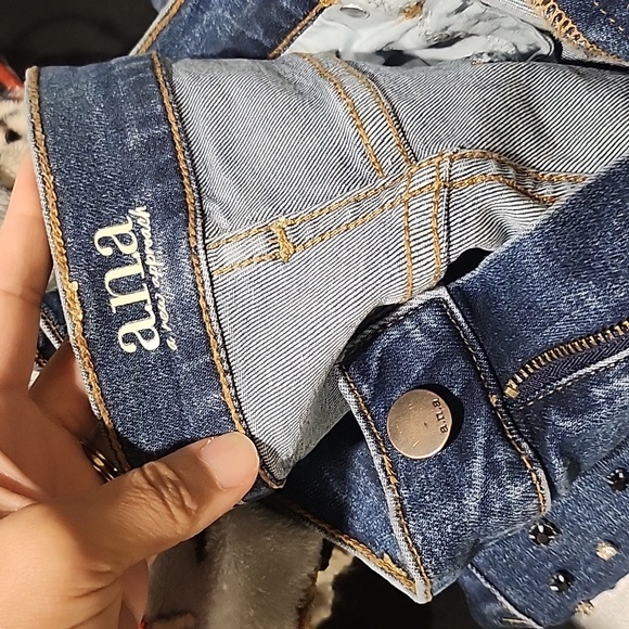 Jeweled Jeans - Picture 4 of 4